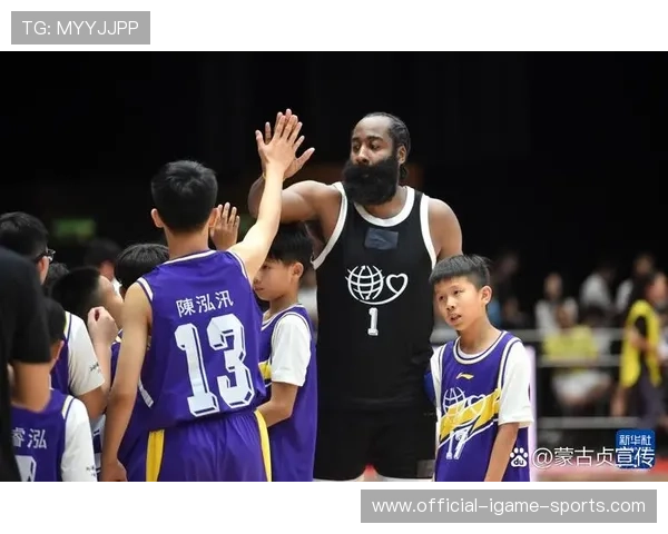 香港篮球明星宣布退役，球迷泪崩