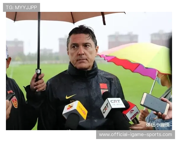 安东尼奥给球员们起了个酷名:活“兵马俑”! 安东尼奥给球员们起了个酷名:活“兵马俑”!