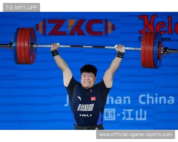 世界举重青年联赛选手科研成果在国际会议展示，举重世界比赛